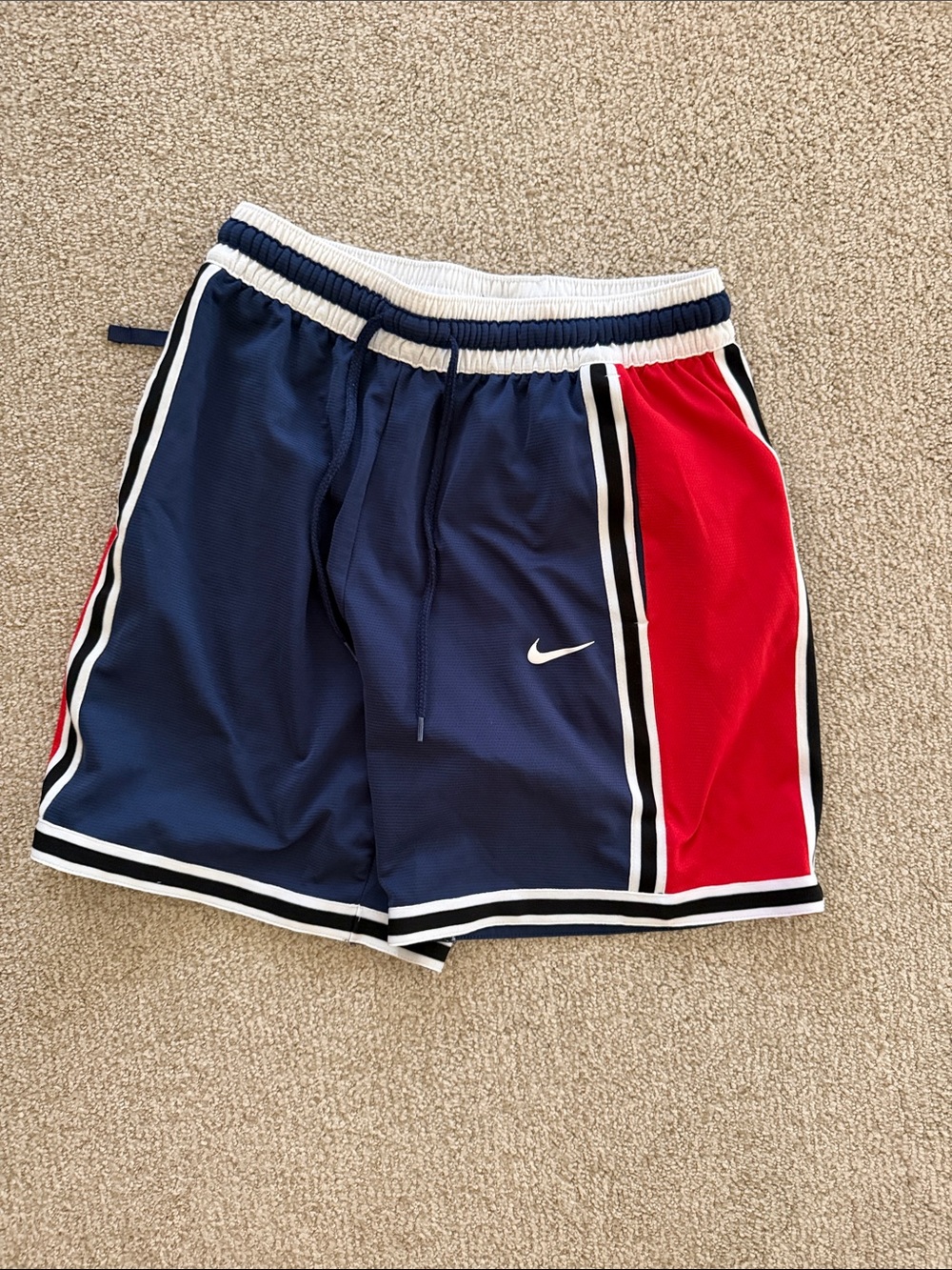 Nike Men's Navy and Red Athletic Shorts with Contrast Trim size Large pockets
